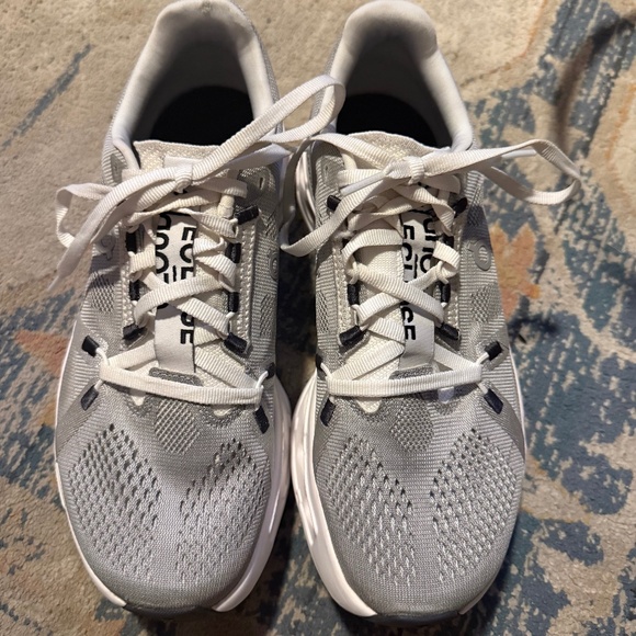 On Cloud Cloudclipse Running Shoe (W8) - Picture 2 of 11